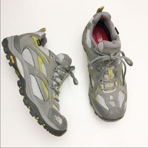 The Northface Low Hiking Shoe Gortex Neon Grey